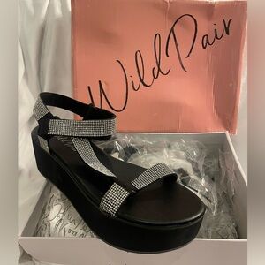 Wild Pair Black Velcro Sandals With Rhinestone Accents Size 8.5